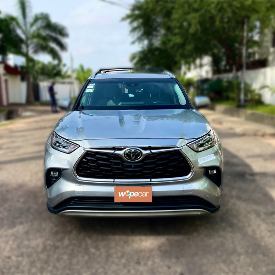 Toyota Highlander — photo 2