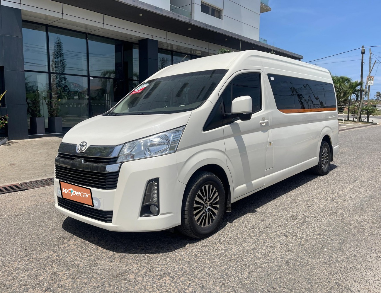 TOYOTA HIACE