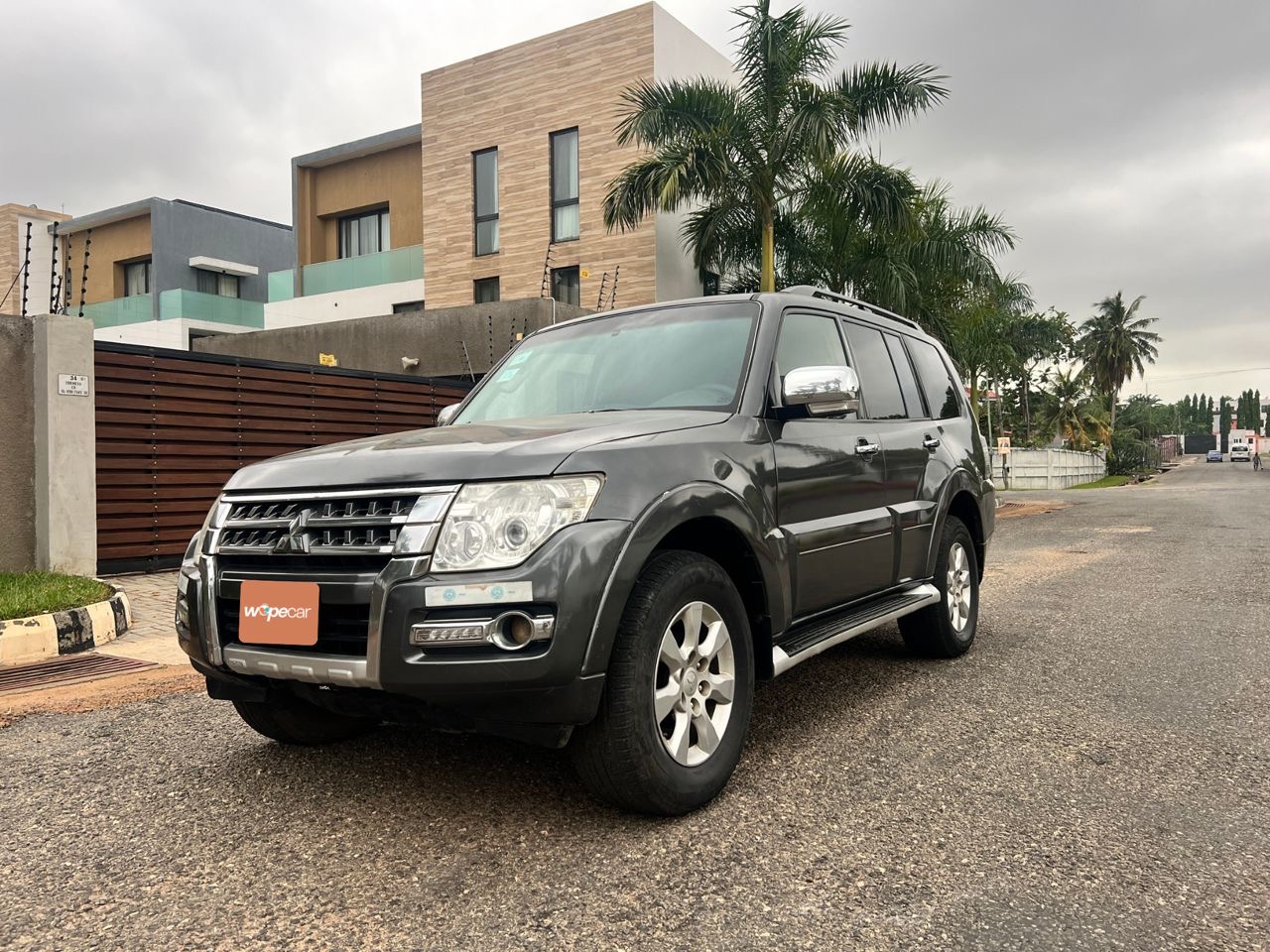 An image of Mitsubishi Pajero of WopeCar