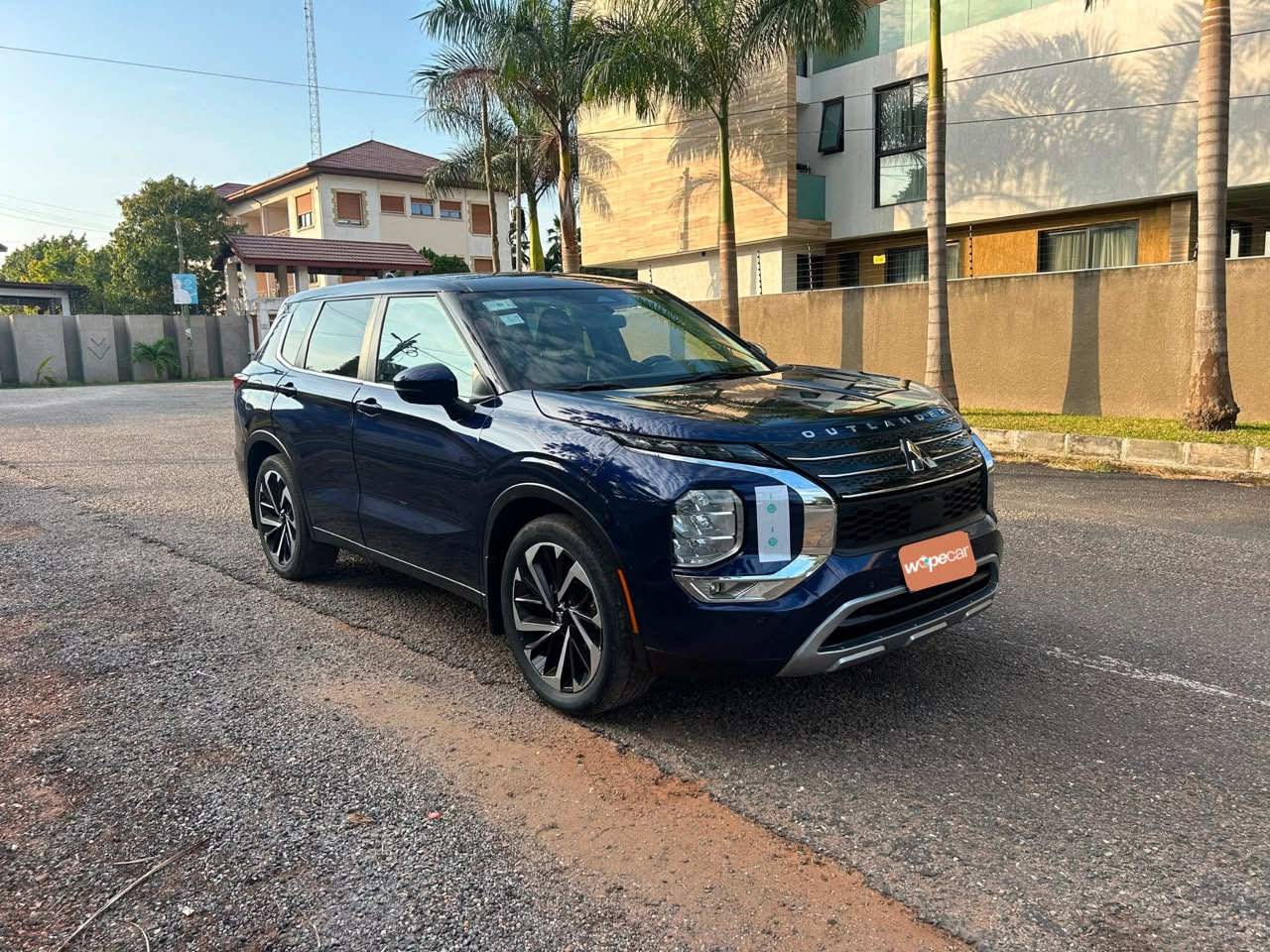 MITSUBISHI OUTLANDER